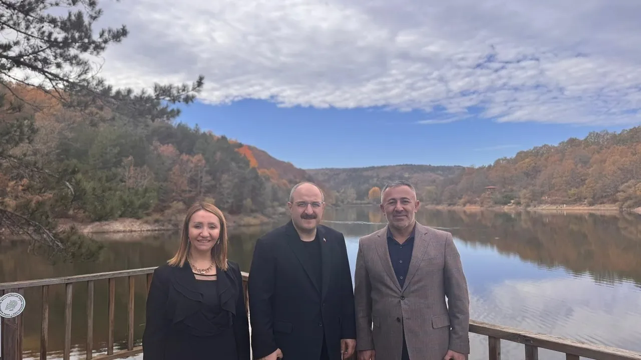 Ak Parti Bilecik İl Başkanı Serkan Yıldırım, Mustafa Varank'ı Pazaryeri Bozcaarmut Göleti'nde Ağırladı