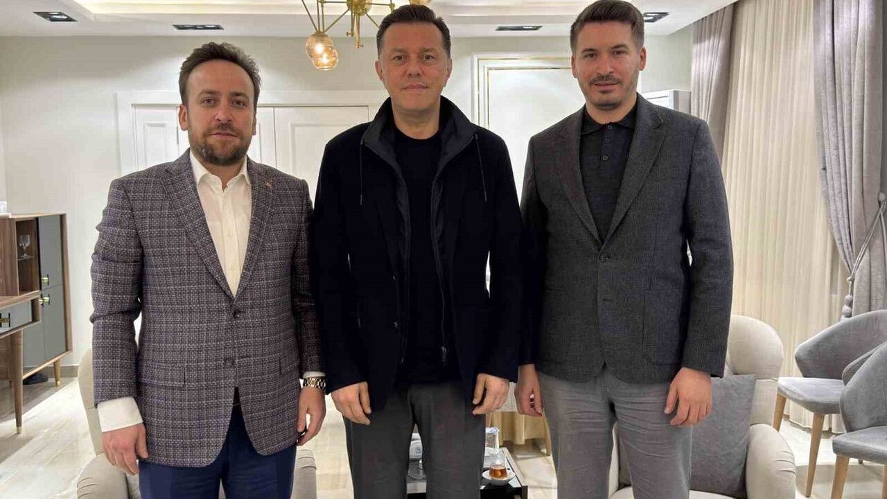 AK Parti Eskişehir Milletvekili Nebi Hatipoğlu, Odunpazarı ve Tepebaşı ilçe başkanlarıyla buluştu