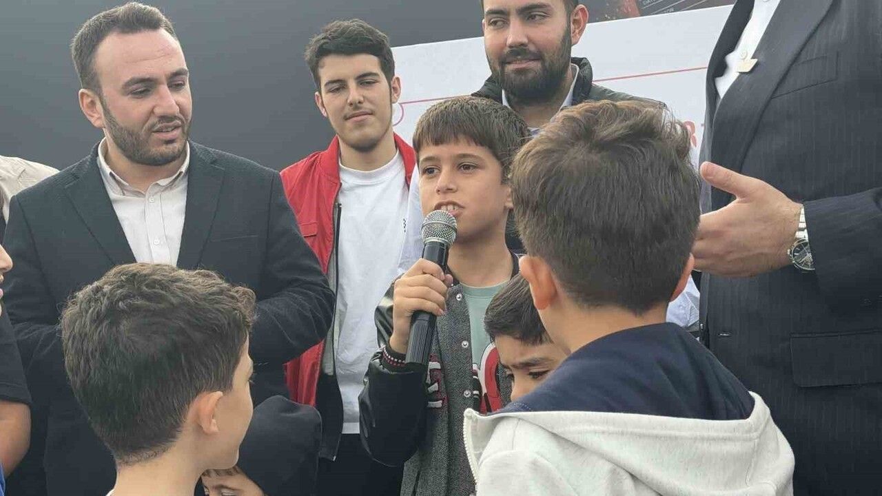 AK Parti Gençlik Kolları "81 Hayal Bir Türkiye" programında çocukların hayalleri ve barış vurgusu