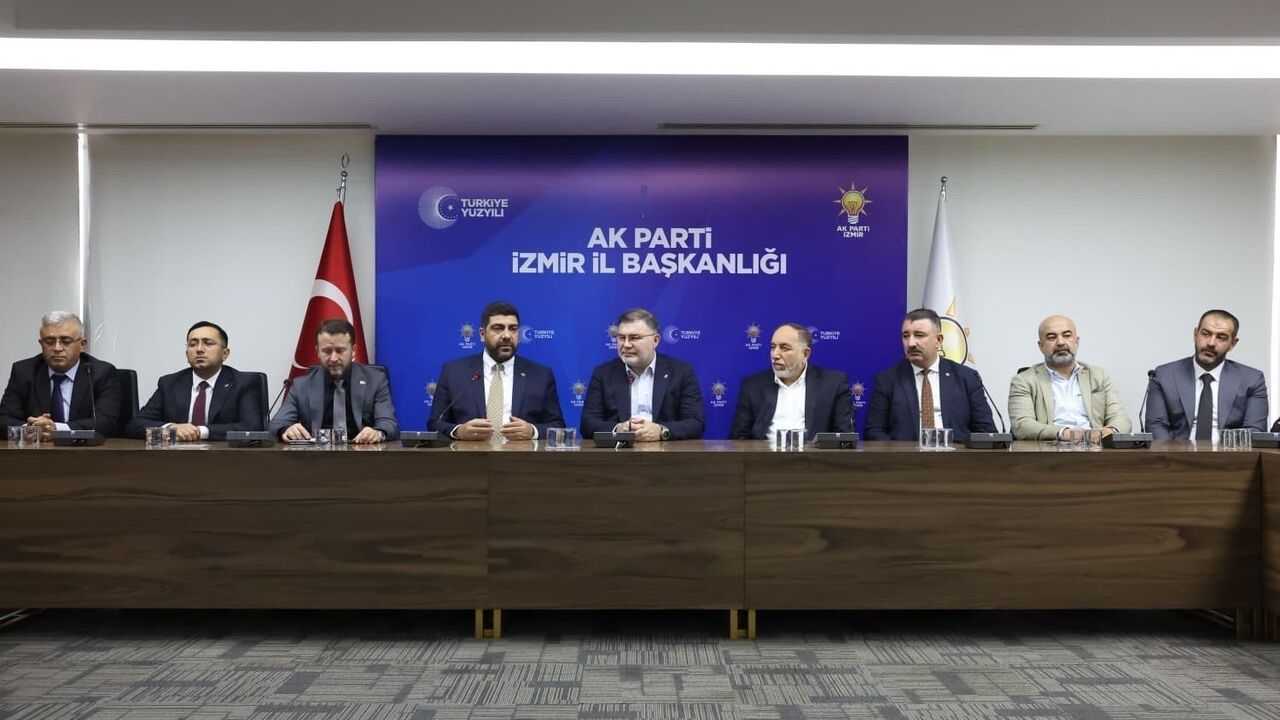 AK Parti Mardin Heyeti İzmir’de 'Terörsüz Türkiye' temaslarını sürdürdü