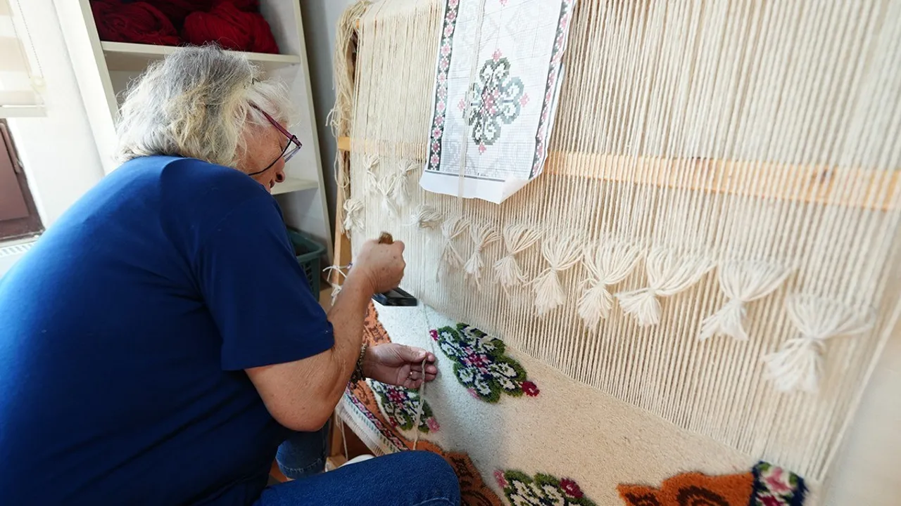Akçaabat’ta Halı ve Kilim Dokuma Kursu: Kadınlara Geleneksel Sanatı Yaşatma ve Gelir İmkanı