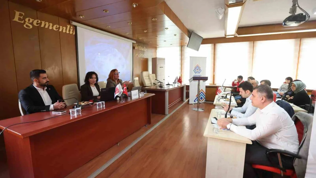 Akdeniz Belediyeler Birliği’nden Merkezefendi Belediyesi personeline mevzuat eğitimi