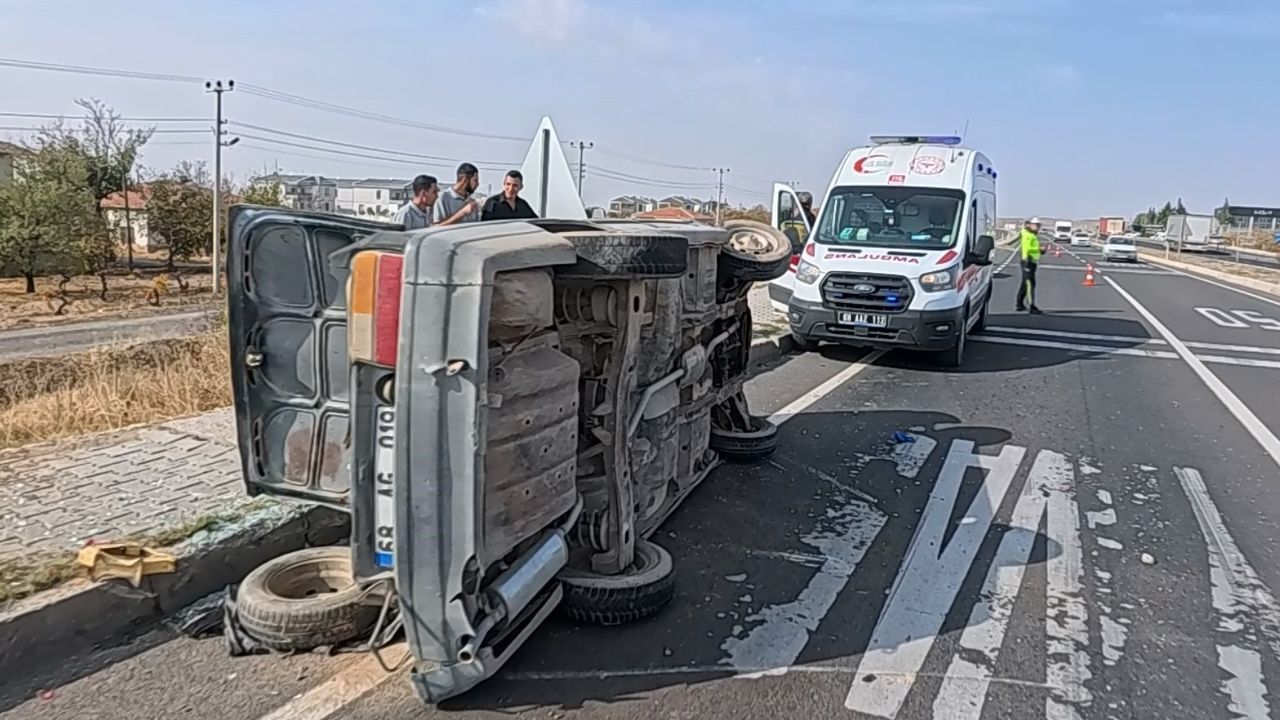 Aksaray-Ankara karayolunda tır ile otomobil çarpıştı: 3 yaralı