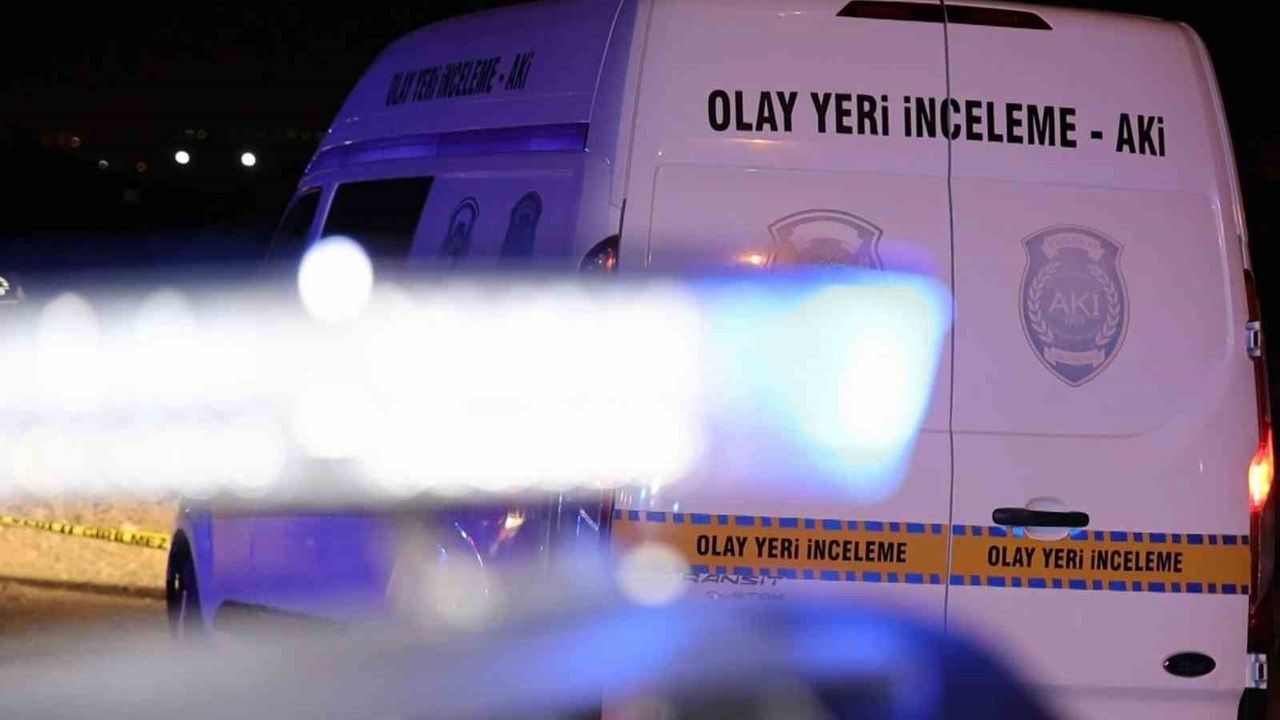 Aksaray'da birlikte yaşadığı kadını tabancayla öldüren şüpheli inşaatın çatısında yakalandı