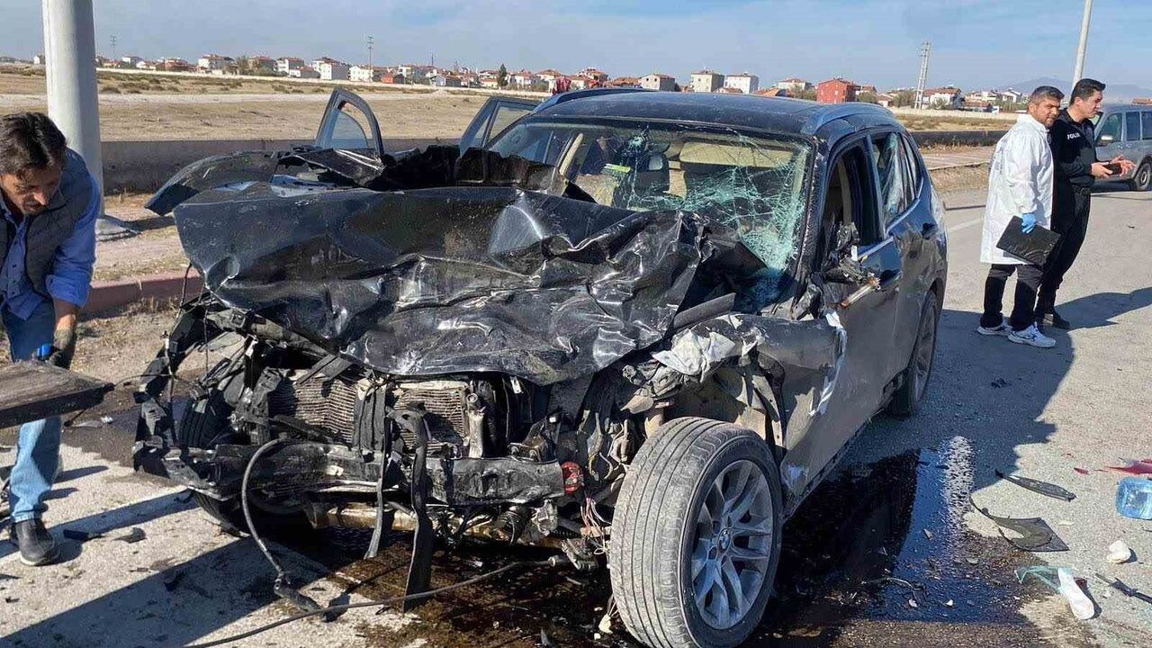 Aksaray’da Kafa Kafaya Çarpışma: 2 Kişi Ağır Yaralandı