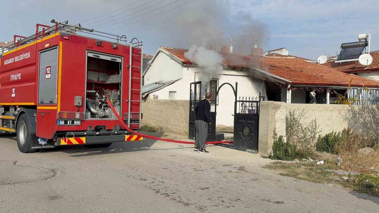 Aksaray'da tartışma sonrası ev yangını: Anne dumandan etkilendi, şüpheli kaçtı