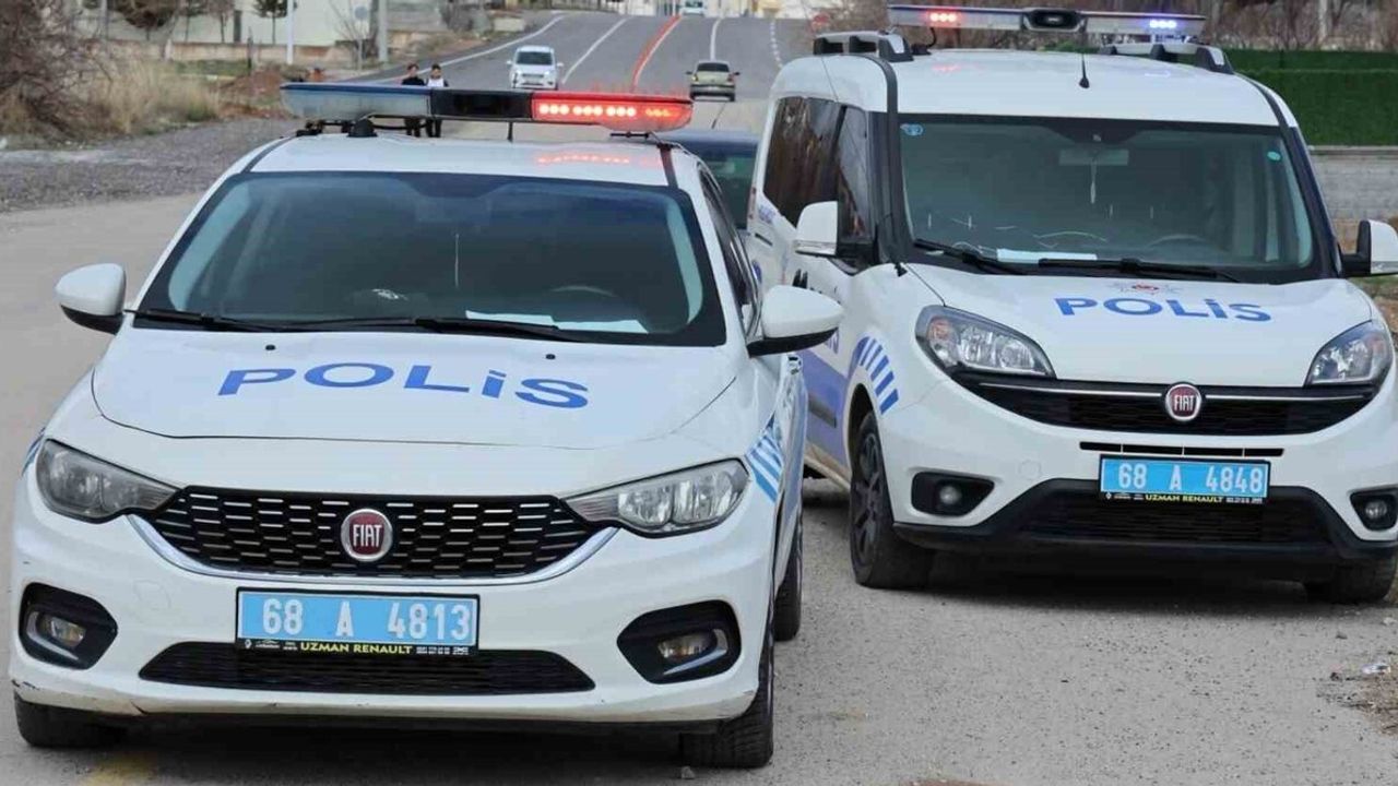 Aksaray'da 'yan baktın' tartışması: 18 yaşındaki genç bacağından bıçaklandı