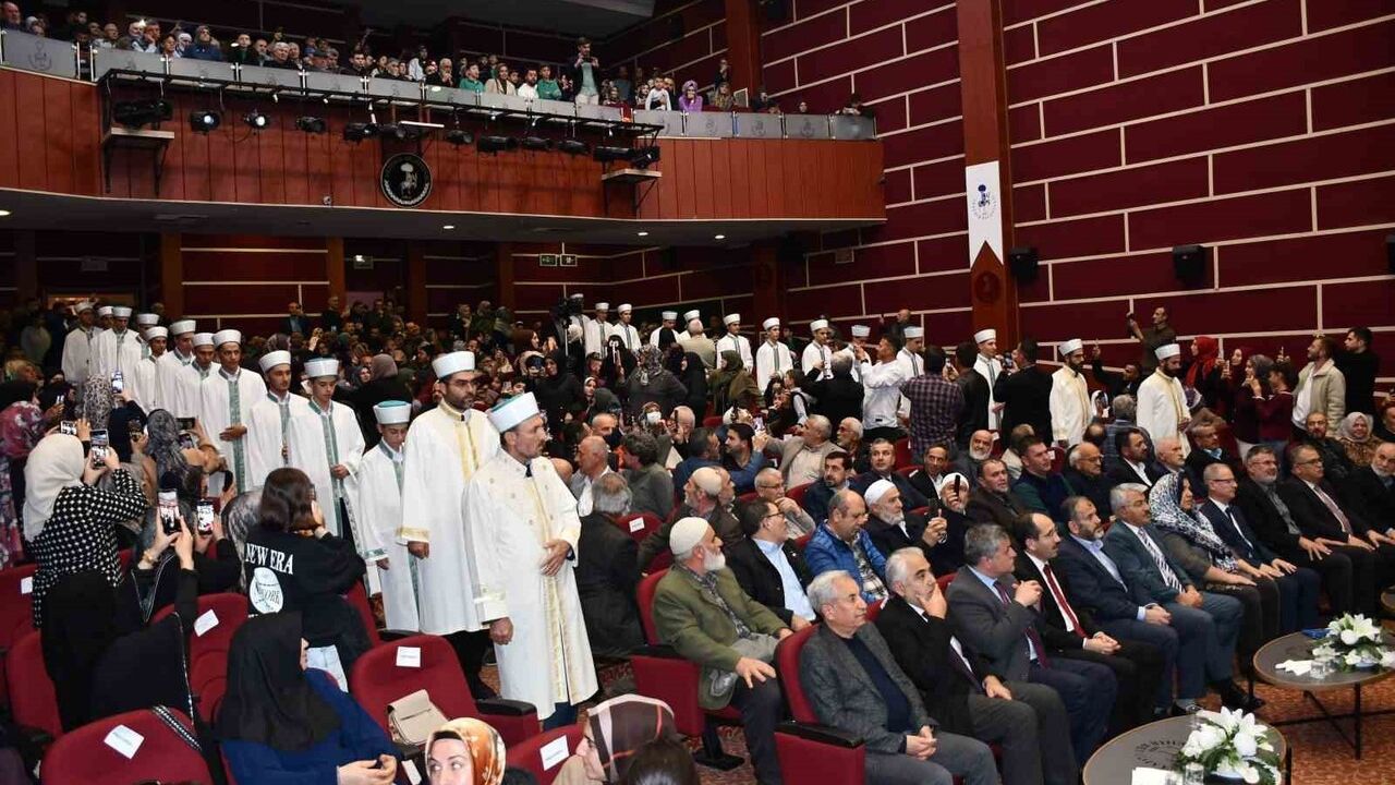 Akşehir'de 22 Hafız İçin Hafızlık İcazet Merasimi Düzenlendi