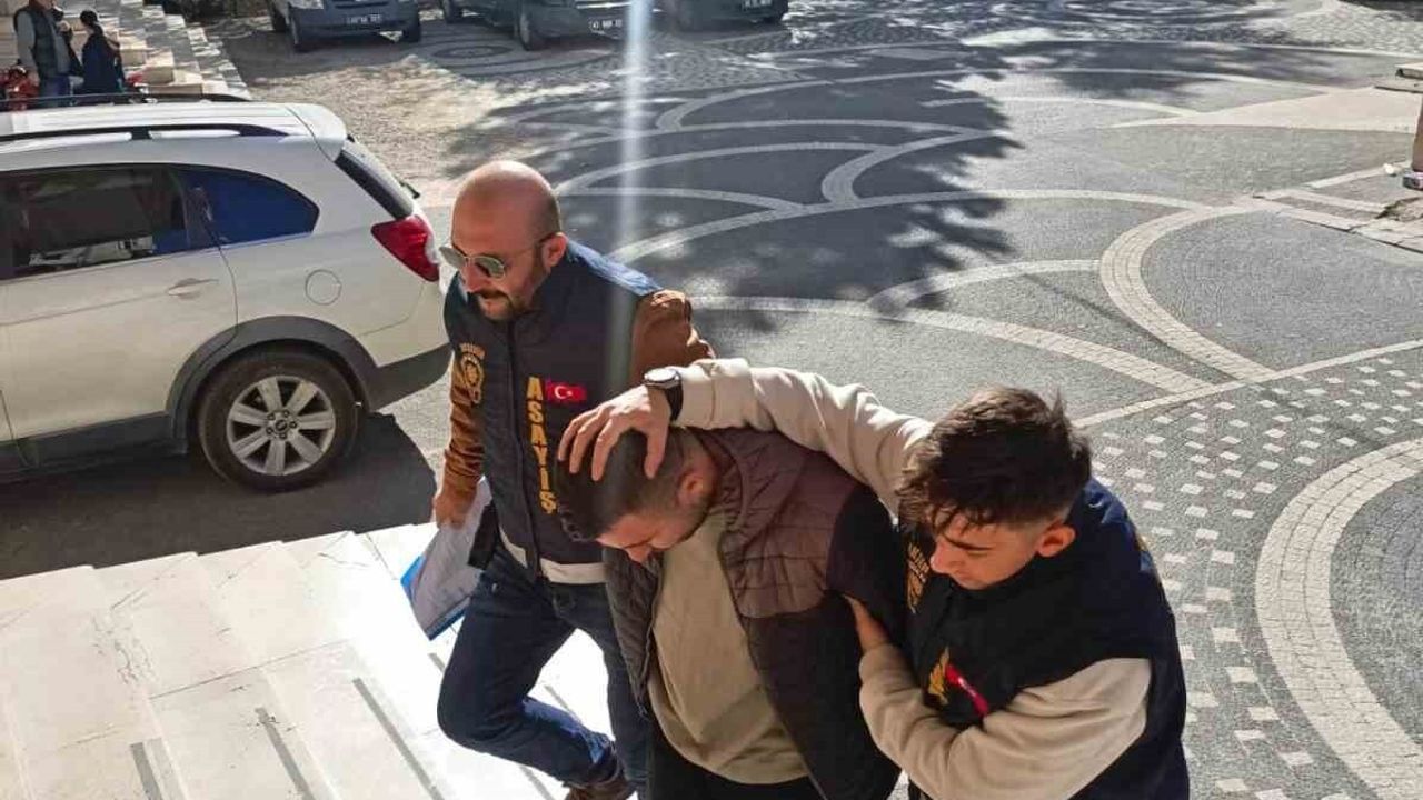 Akşehir'de gümrük kaçağı tütün ve elektronik sigara operasyonu: Çok sayıda ürün ele geçirildi