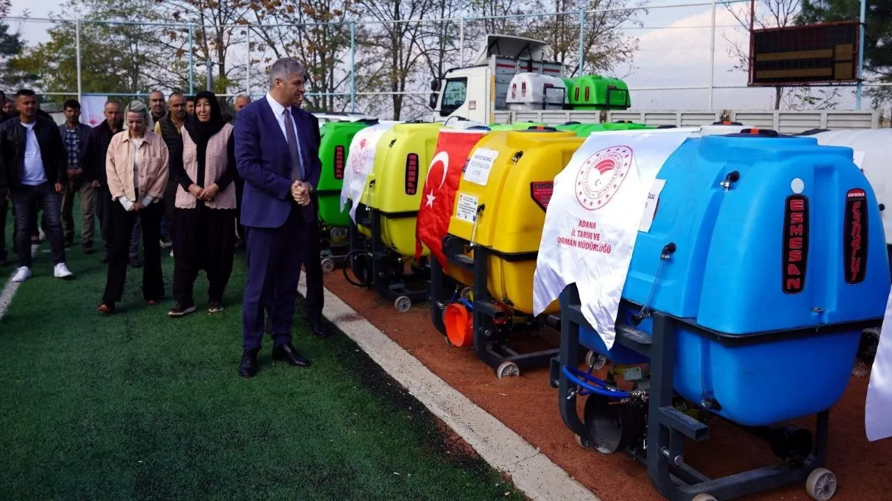 Aladağ’da 25 üreticiye yüzde 70 hibe ile ilaçlama makinesi dağıtıldı