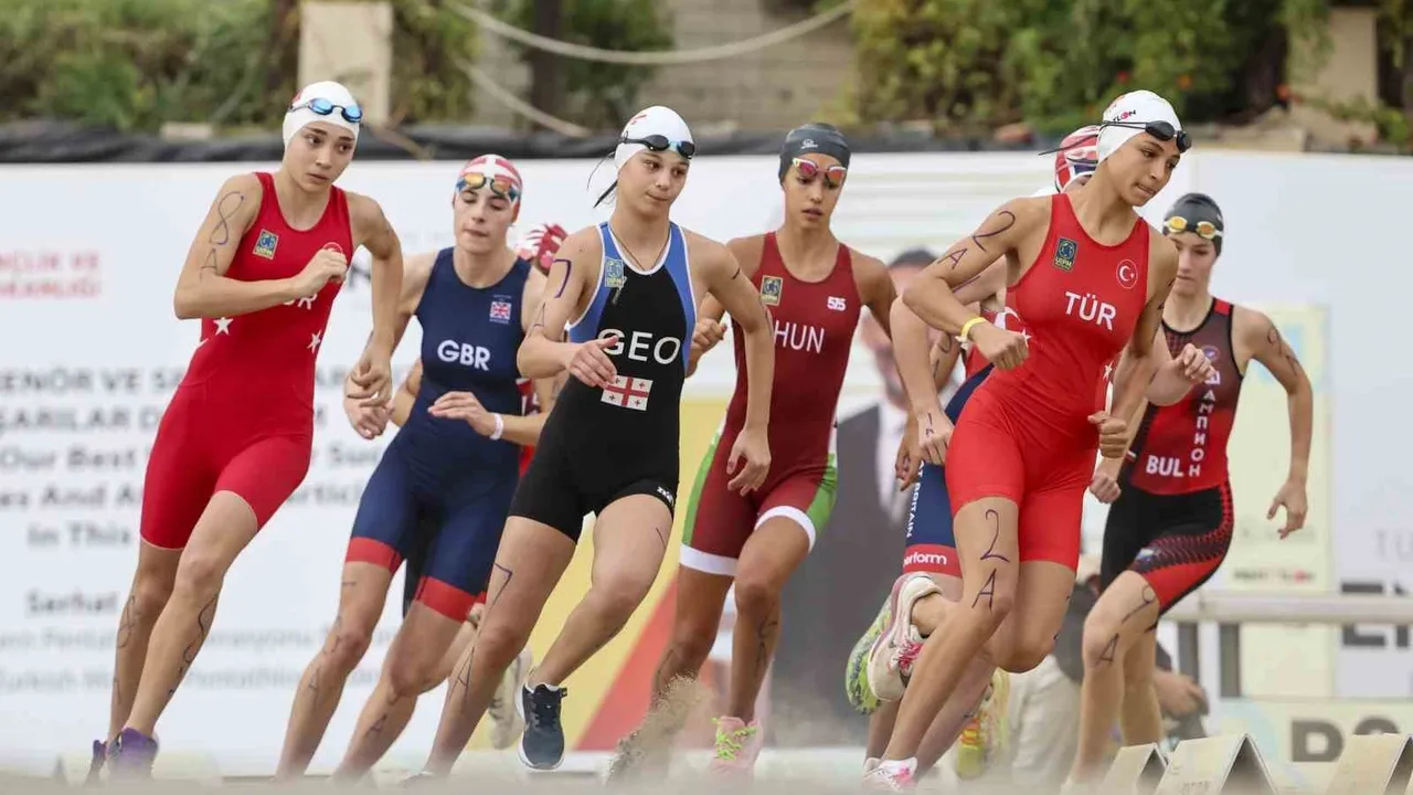 Alanya'da Biathle-Triathle Lazer Run Şampiyonası: Milli Sporculardan 19 Madalya