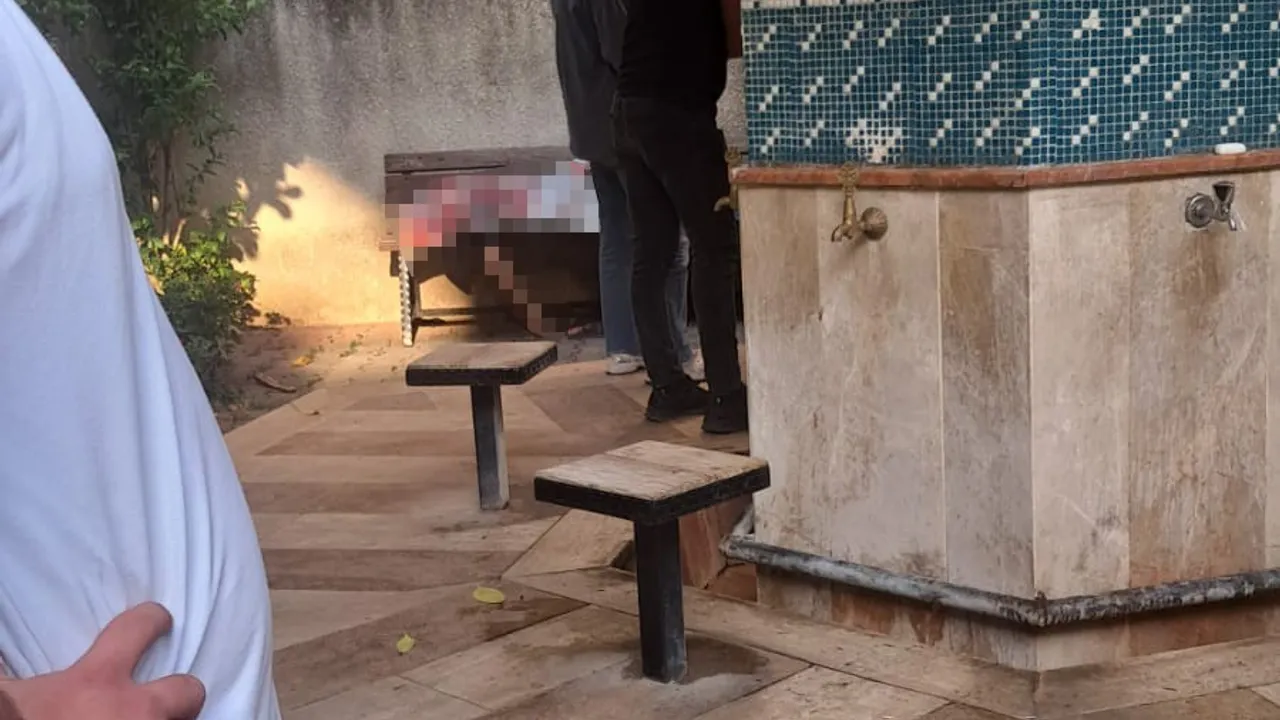 Alanya’da cami avlusunda 43 yaşındaki Bayram Akça bankta ölü bulundu