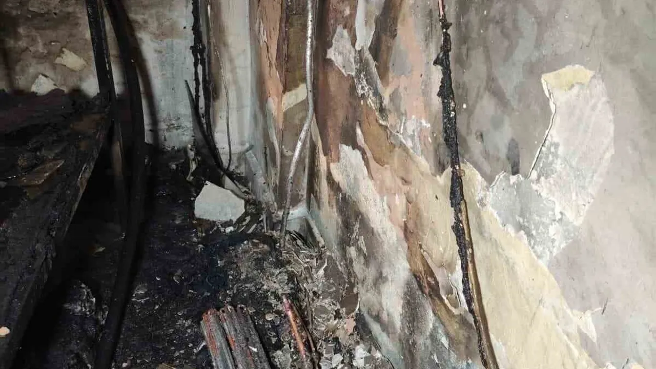 Alanya'da giriş kattaki dairede yangın: İlk müdahale sakinlerden geldi