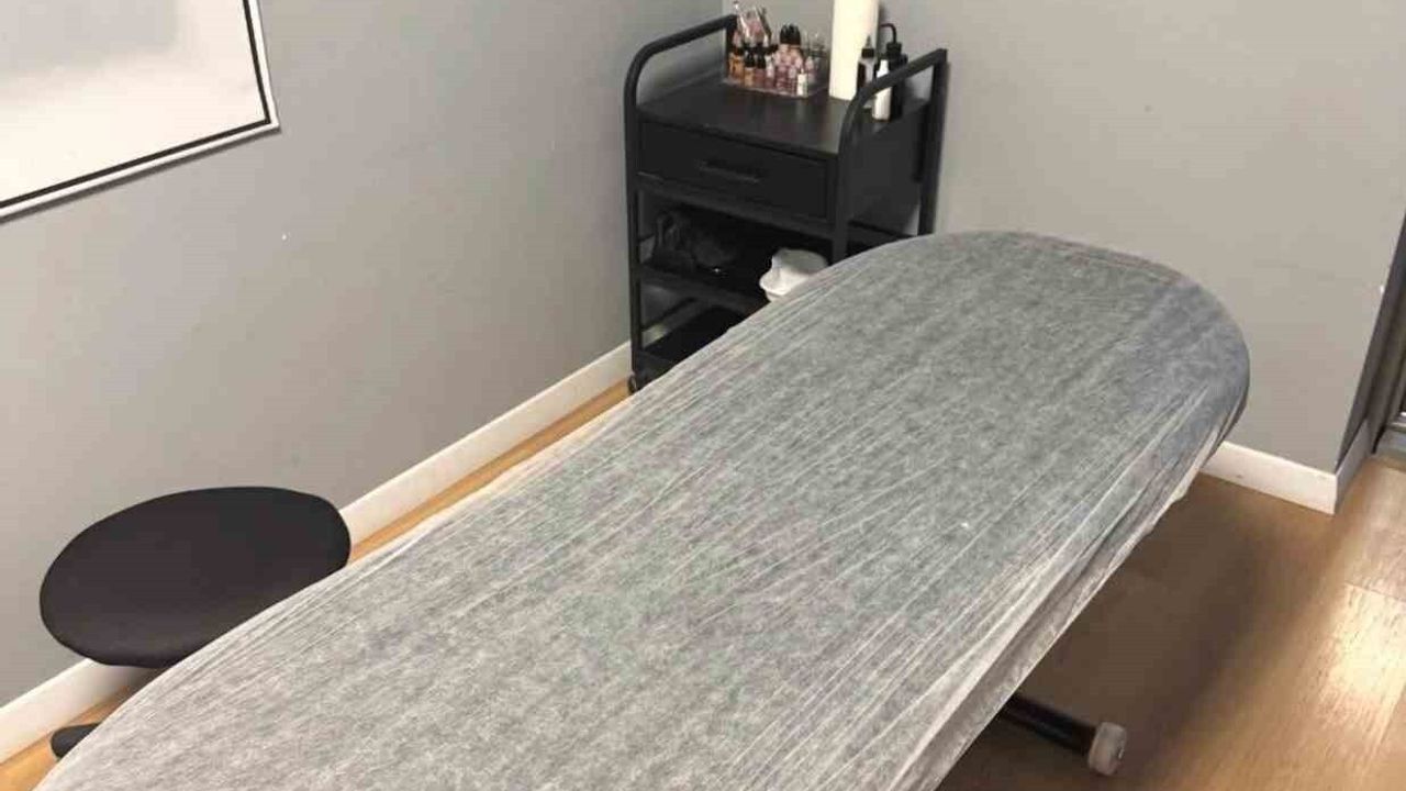 Alanya'da ruhsatsız sağlık hizmeti veren işletme mühürlendi, çok sayıda tıbbi cihaz ele geçirildi