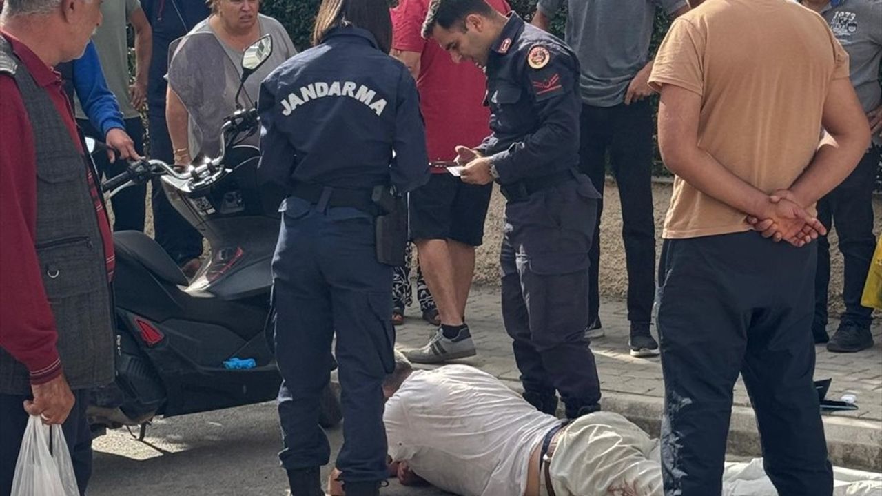 Alanya Mahmutlar'da boşanma aşamasındaki çift arasında bıçaklı saldırı: şüpheli gözaltına alındı