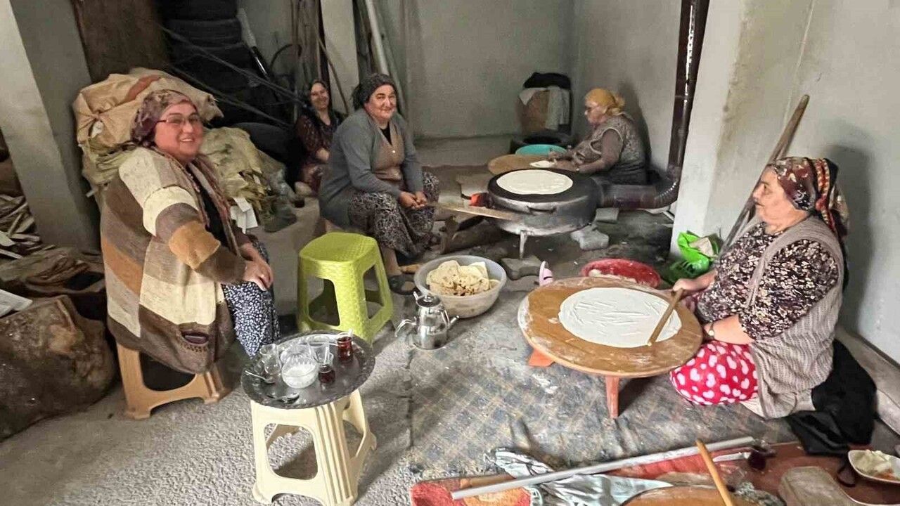Alaplı’da 500 yıllık yufka ekmeği geleneği imeceyle sürdürülüyor