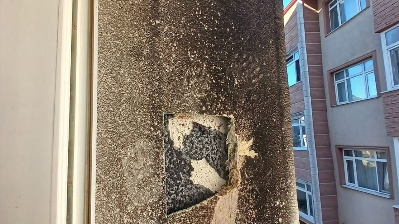 Alaplı'da balkona bırakılan pelet soba külü yangına yol açtı