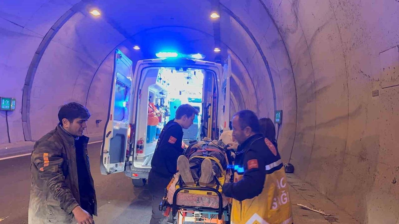 Alaplı'da tünelde motosiklet kazası: 1 yaralı