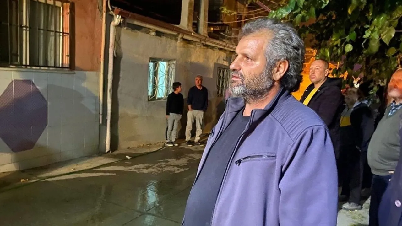 Alaşehir'de ev yangını komşuların müdahalesiyle büyümeden söndürüldü