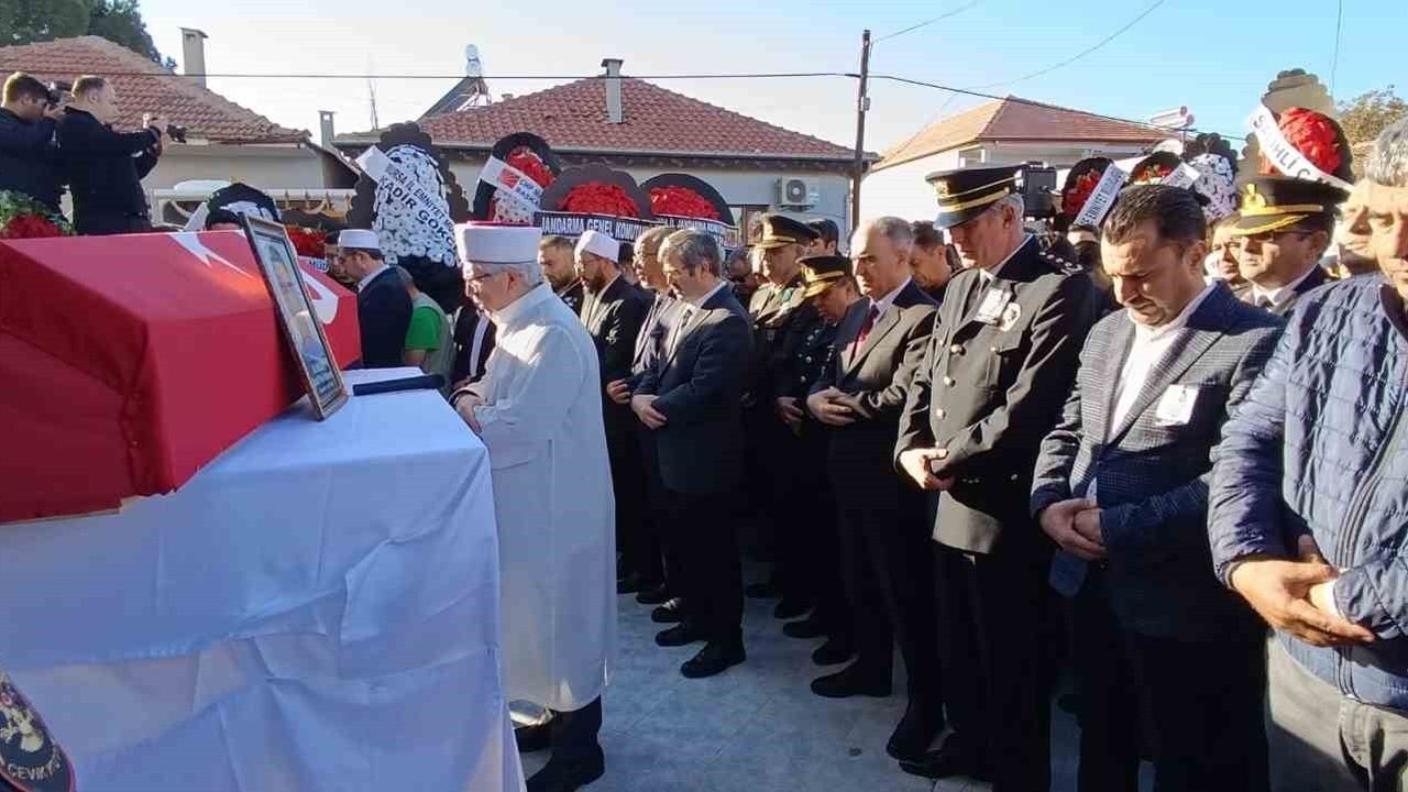 Alaşehir'de Kaza Sonucu Şehit Olan Polis Memuru Ali Barut Salihli'de Toprağa Verildi