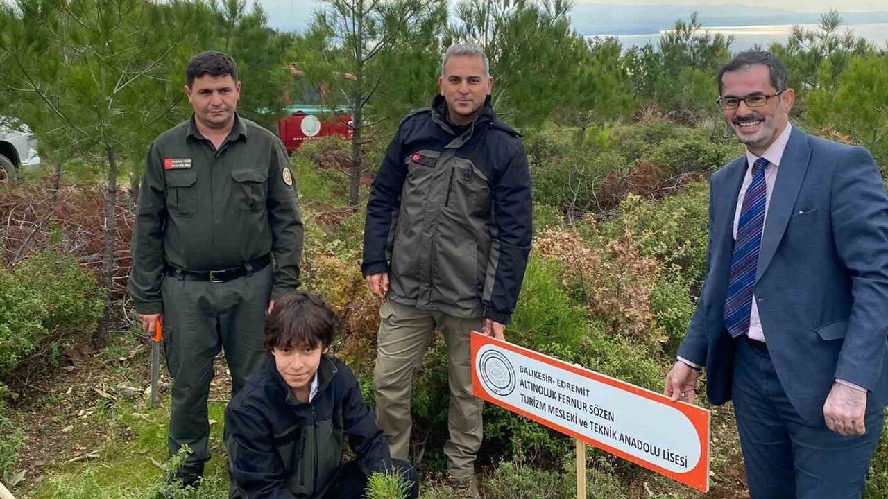 Altınoluk'ta C-130 kazası şehitleri için 'Yeşil Vatan Seferberliği' kapsamında fidan dikildi