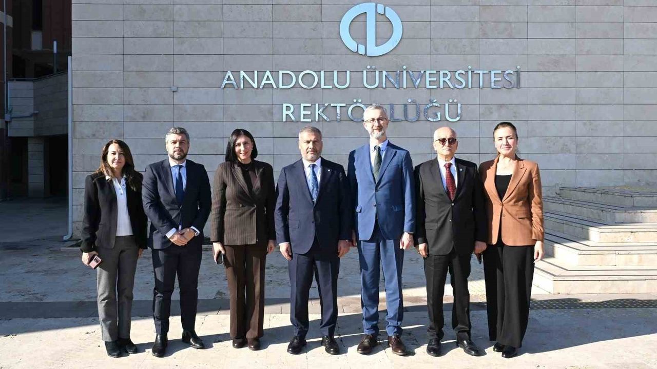 Anadolu Üniversitesi ile Ukrayna arasında akademik iş birliği görüşmesi