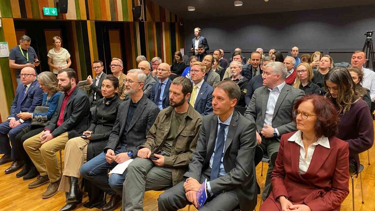 ‘Andriivka’ya 2000 Metre’ belgeselinin Türkiye prömiyeri Ankara’da yapıldı