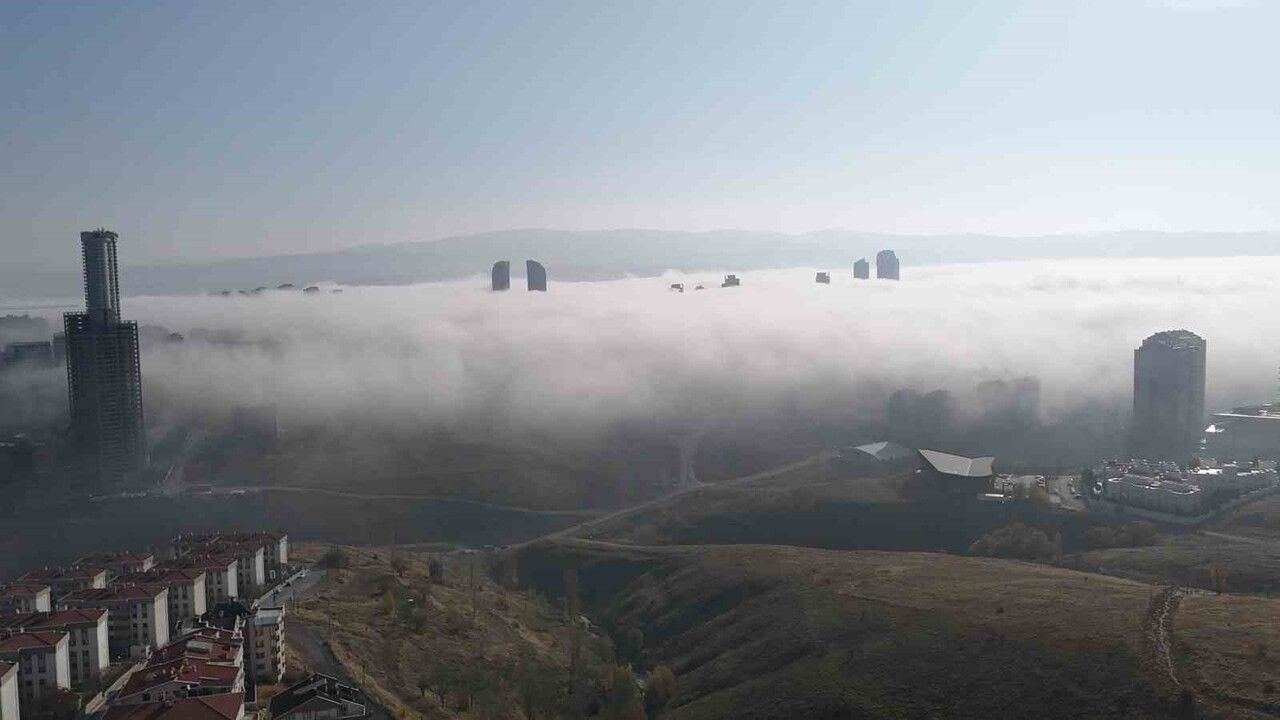 Ankara Çankaya'da Sabah Sisi: Görüş Mesafesi 2 Metreye Düştü