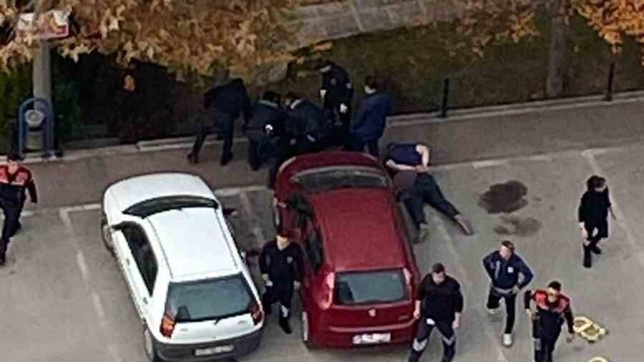 Ankara'da adliye çıkışı bıçaklı saldırı: Aynı aileden 5 yaralı, 3'ü ağır