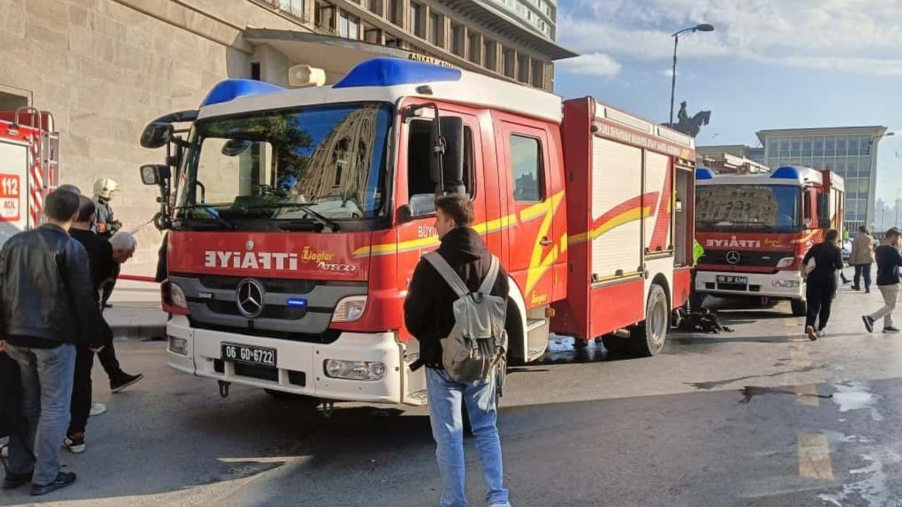 Ankara Sosyal Bilimler Üniversitesi yerleşkesinde söndürme gazı sızıntısı: 6 kişi hastaneye kaldırıldı