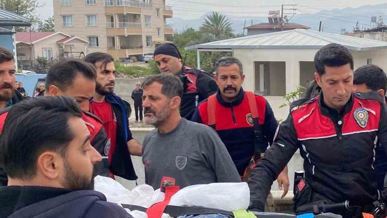 Antakya'da hafif ticari aracın çarptığı genç kadın kanala düşerek hayatını kaybetti