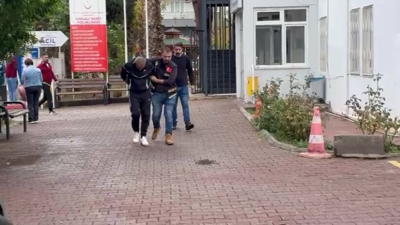 Antalya'da Husumeti Sonlandırma Girişiminde Akrabasını Öldüren Zanlı Tutuklandı