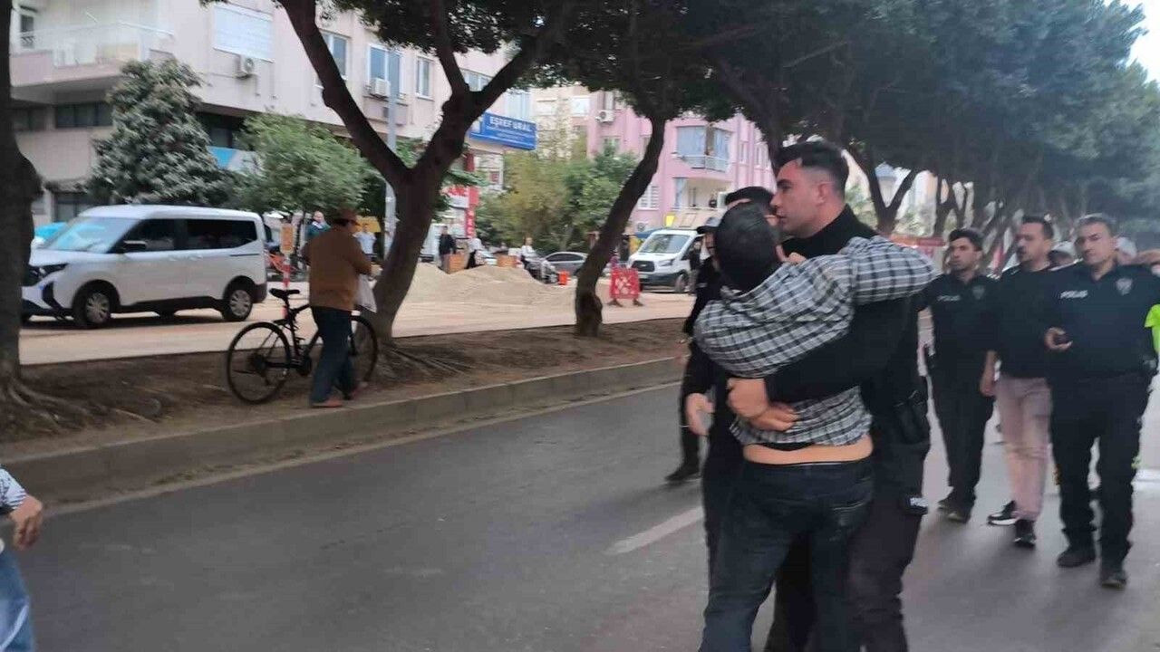 Antalya'da kepçenin çarpması sonucu 81 yaşındaki adam hayatını kaybetti
