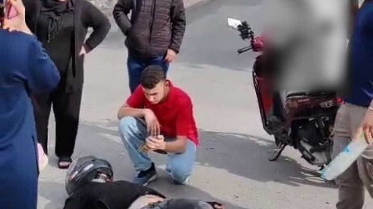 Antalya'da motosiklet sürücüsü kazada çocuğu sakinleştirdi; nedeni ikiz kardeşinin kaybı