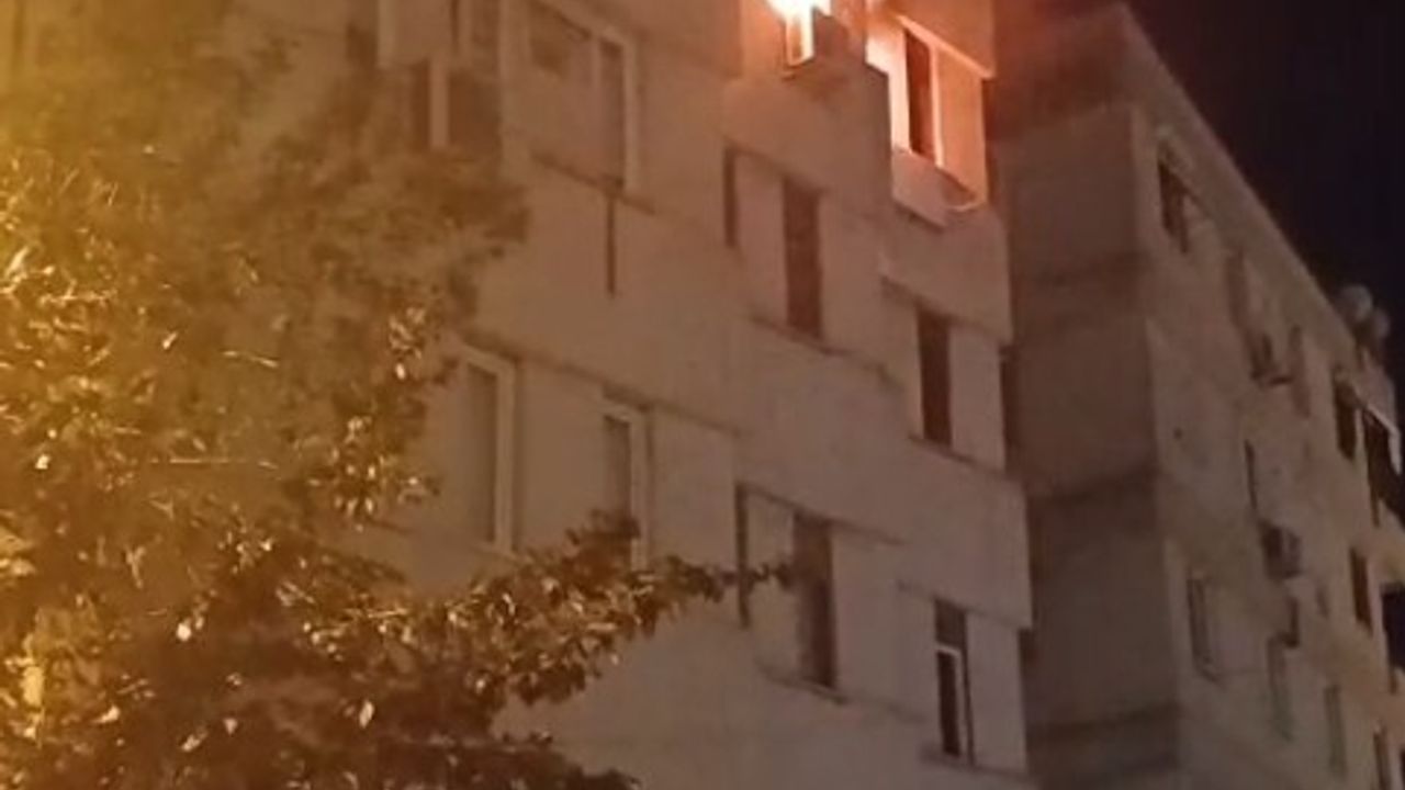 Antalya'da Muratpaşa'da 4. kattaki dairede çıkan yangın söndürüldü