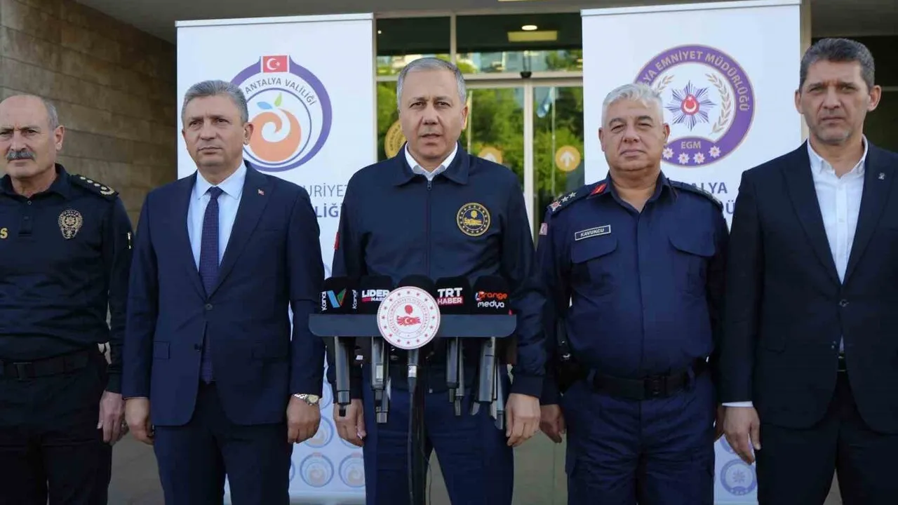 Antalya'da Narkokapan-2: Yeşildere (Zeytinköy) operasyonunda 458 gözaltı