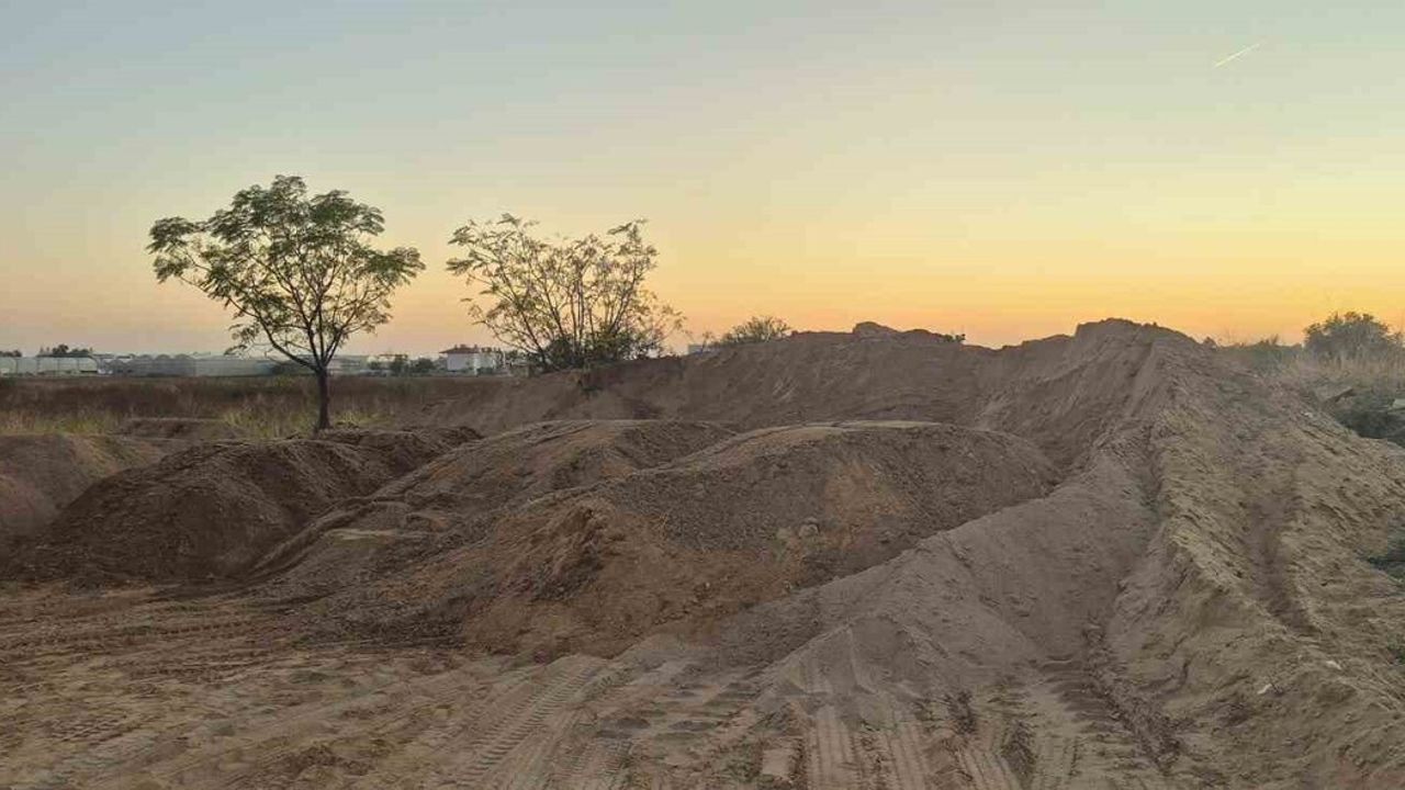 Antalya Manavgat’ta kum hırsızlığı operasyonu: 1 tutuklama, 8 araca el konuldu