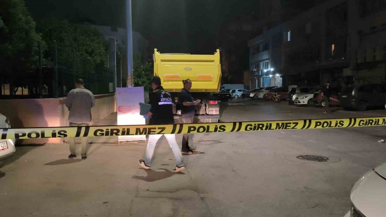 Antalya Muratpaşa'da restoranda yemek sonrası silahlı saldırı: 1 kişi bacağından yaralandı