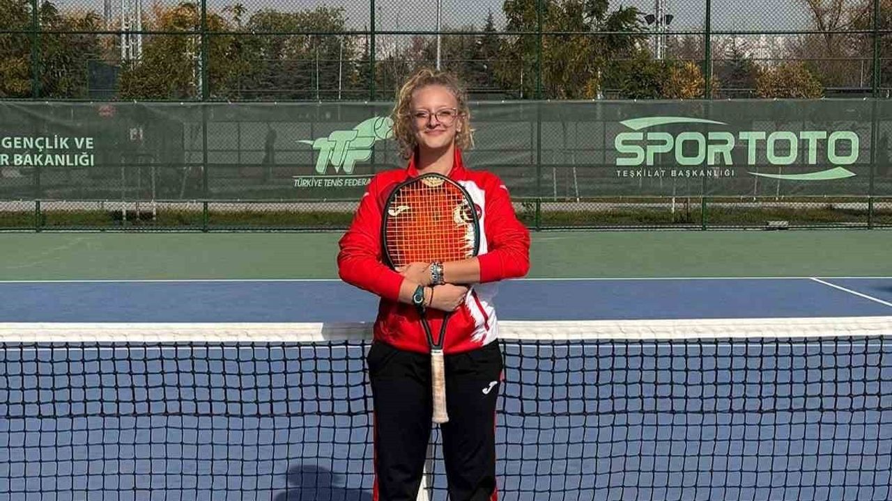 Antalyalı 16 Yaşındaki Tenisçi Zeynepsu Yünlü, Tokyo 2025'te Türkiye'yi Teniste Temsil Edecek