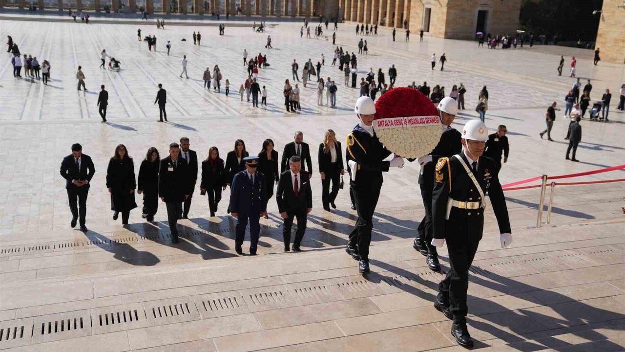 ANTGİAD Anıtkabir’i Ziyaret Etti: Cumhuriyet’in 102. Yılı ve Atatürk’ü Anma