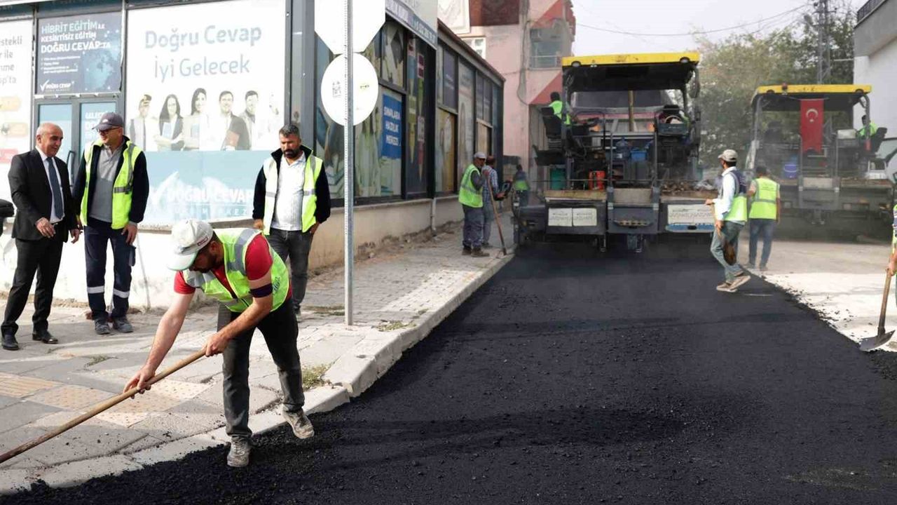Araban’da içme suyu şebekesi yenilendi; cadde ve sokaklarda sıcak asfalt çalışmalarına başlandı