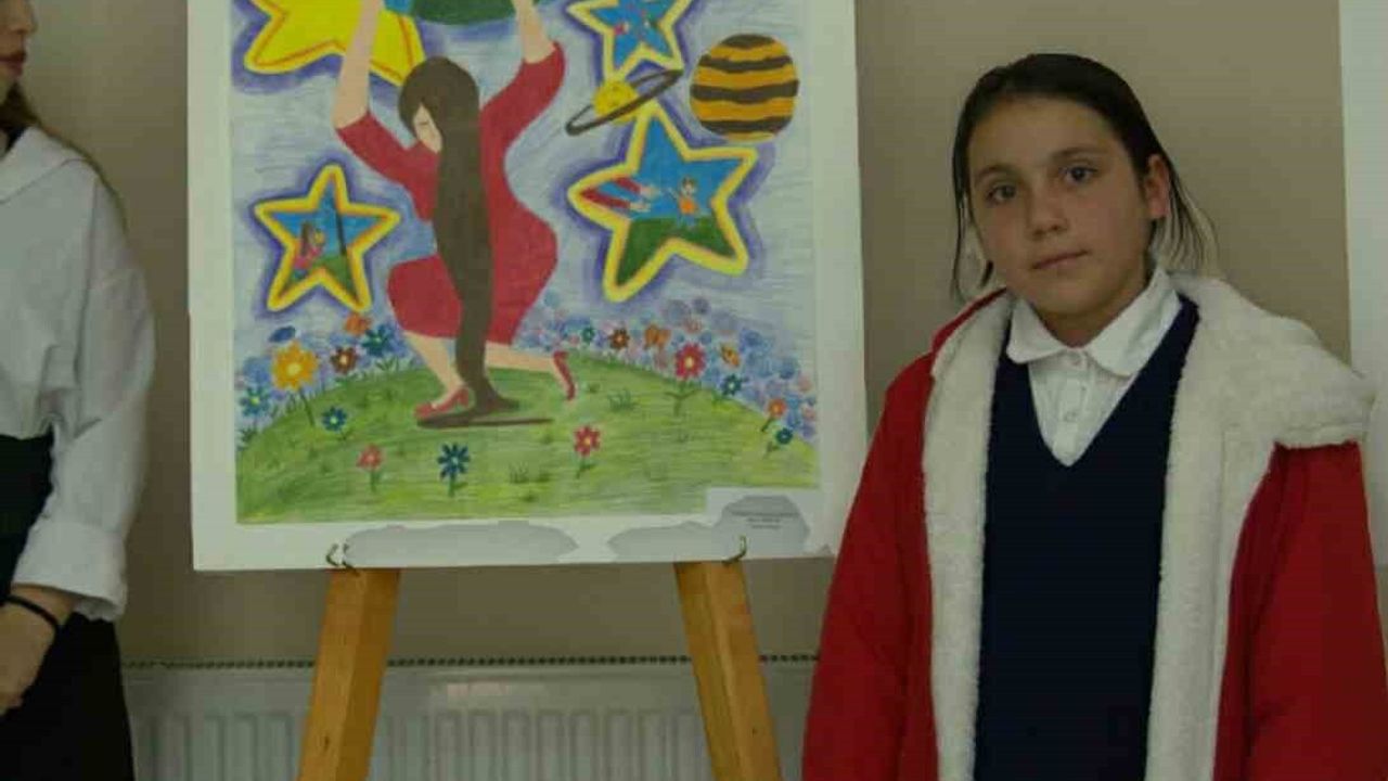Ardahan'da 'Ailede Kadın' Resim Yarışmasında Çıldırlı Melis Akkoç İl Birincisi Oldu