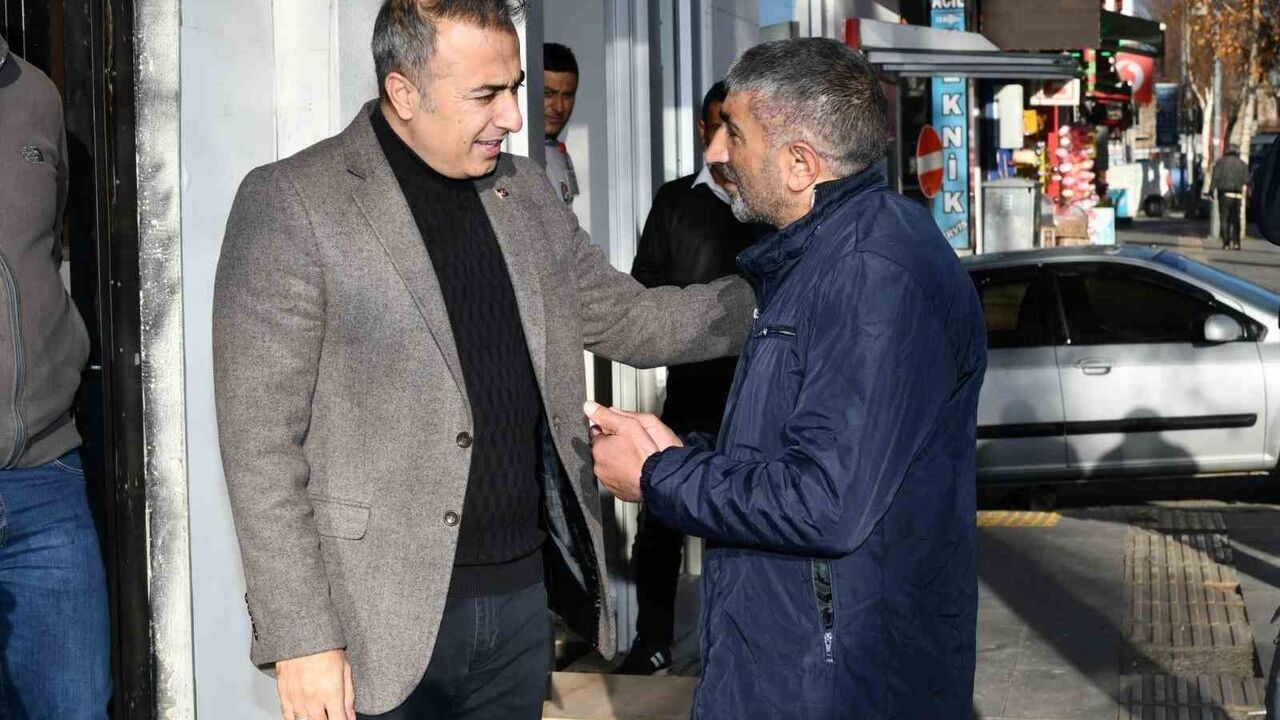 Ardahan Valisi Hayrettin Çiçek, Kongre Caddesi'ndeki Esnafı Ziyaret Etti