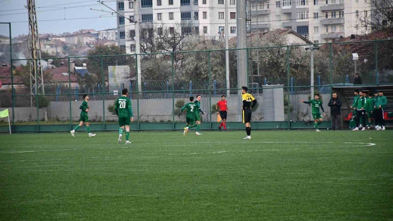 Argıncıkspor, Döğergücü FK'yi 2-0 yenerek zirve takibini sürdürdü