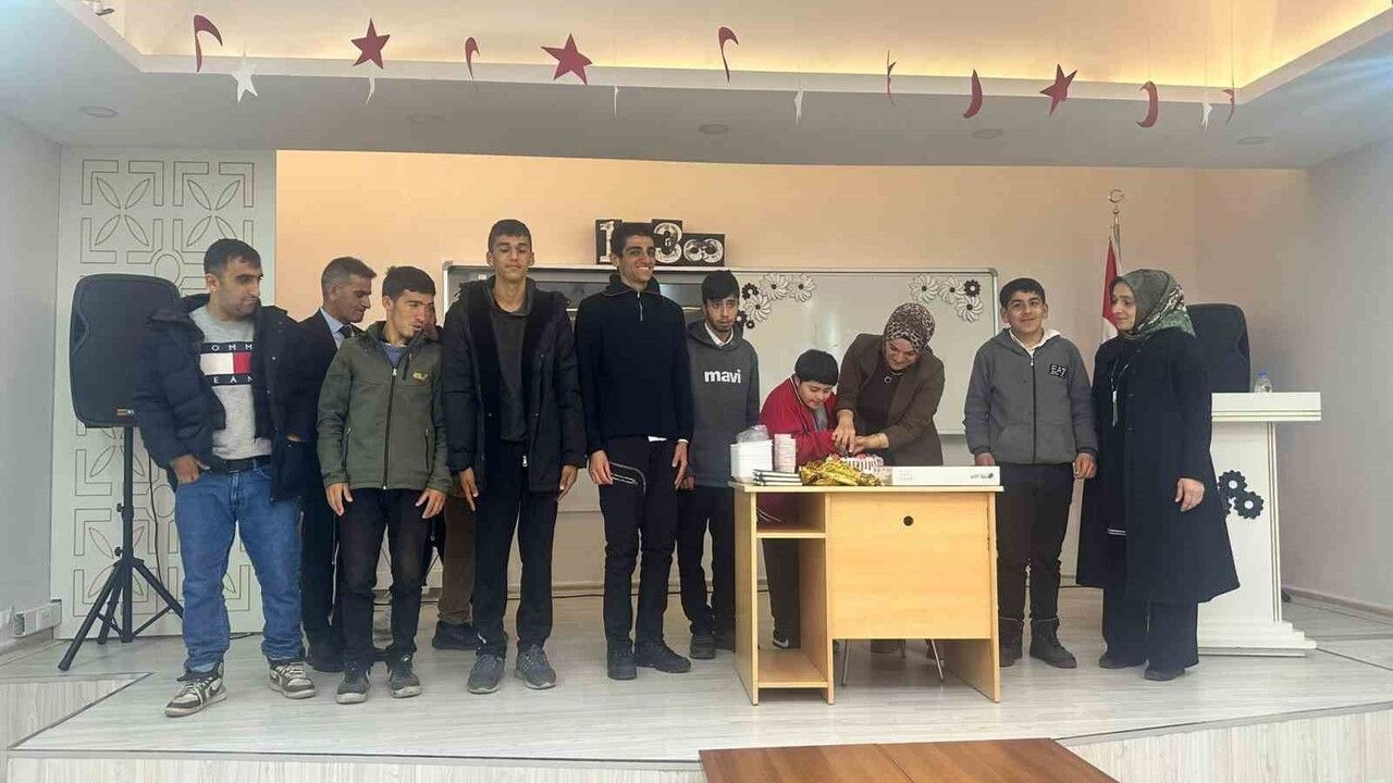 Arıcak Çok Programlı Anadolu Lisesi'nde özel gereksinimli öğrencilerle dayanışma etkinliği
