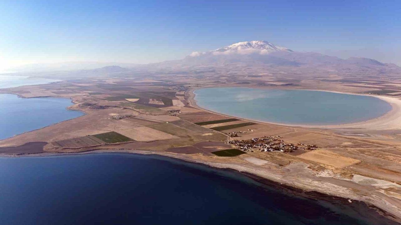 Arin Gölü, Van Gölü ve Süphan Dağı Adilcevaz'da Aynı Kadrajda Görüntülendi