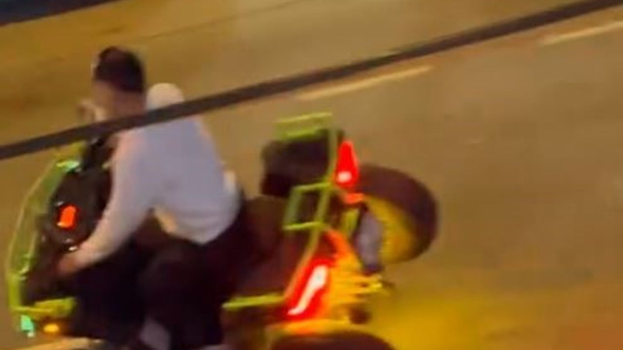 Arnavutköy’de trafikte ATV ile tek teker gösterisi: Görüntüler cep telefonu kamerasında