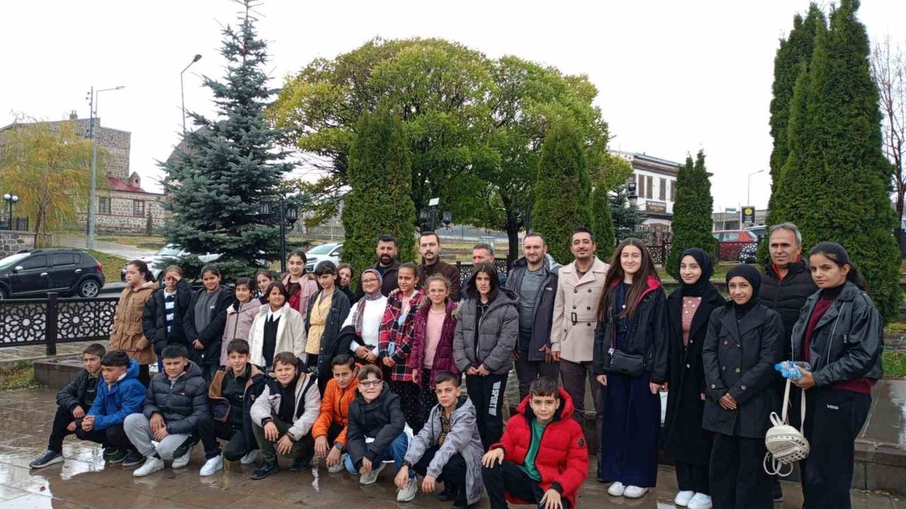 Aşkaleli öğrenciler Erzurum gezisiyle tarih ve kültürü yakından tanıdı