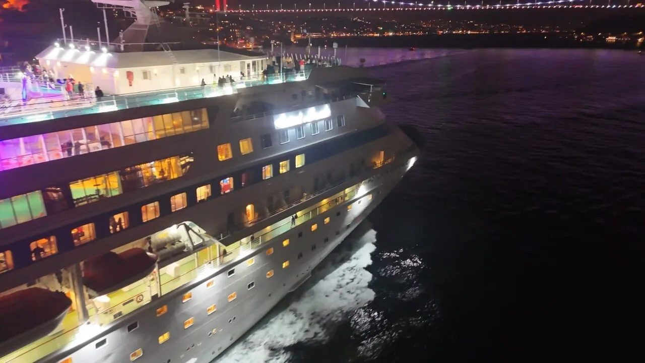 Astoria Grande'ye Sarayburnu'nda yanaşma izni verilmedi; kruvaziyer Karadeniz'e doğru yola çıktı