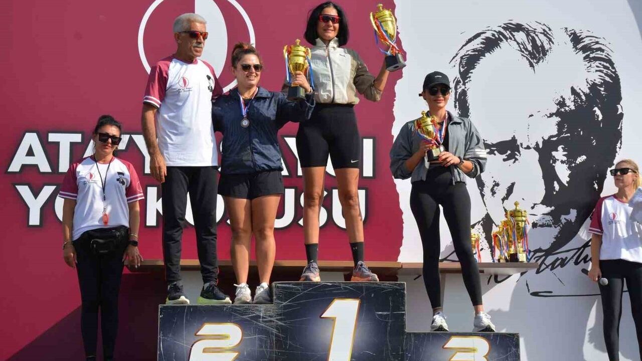 Ata’ya Saygı Yol Koşusu NEU Event Park’ta Rekor Katılımla Gerçekleşti